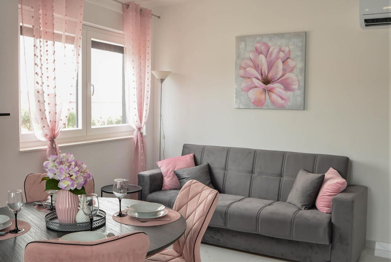Apartment Laura ซาดาร์ ภายนอก รูปภาพ