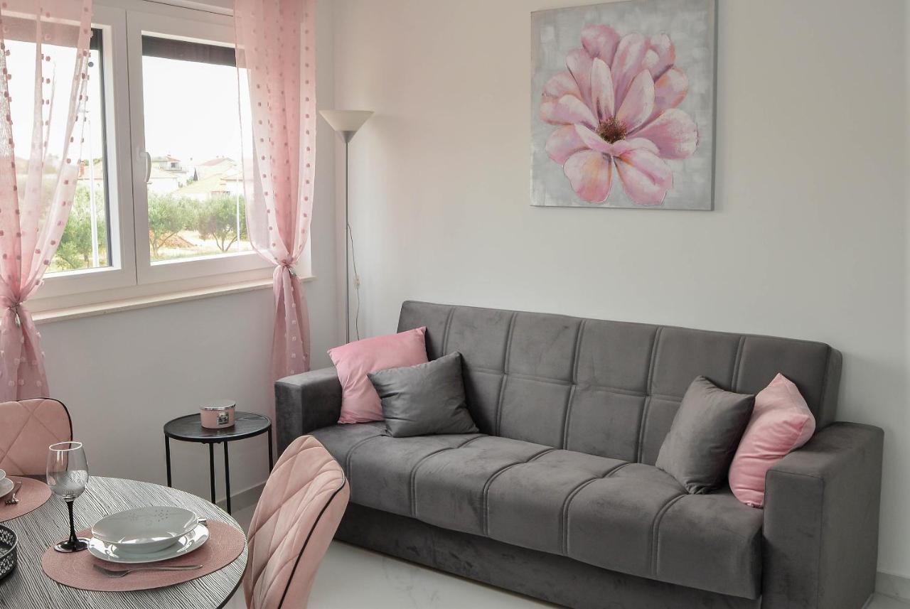 Apartment Laura ซาดาร์ ภายนอก รูปภาพ