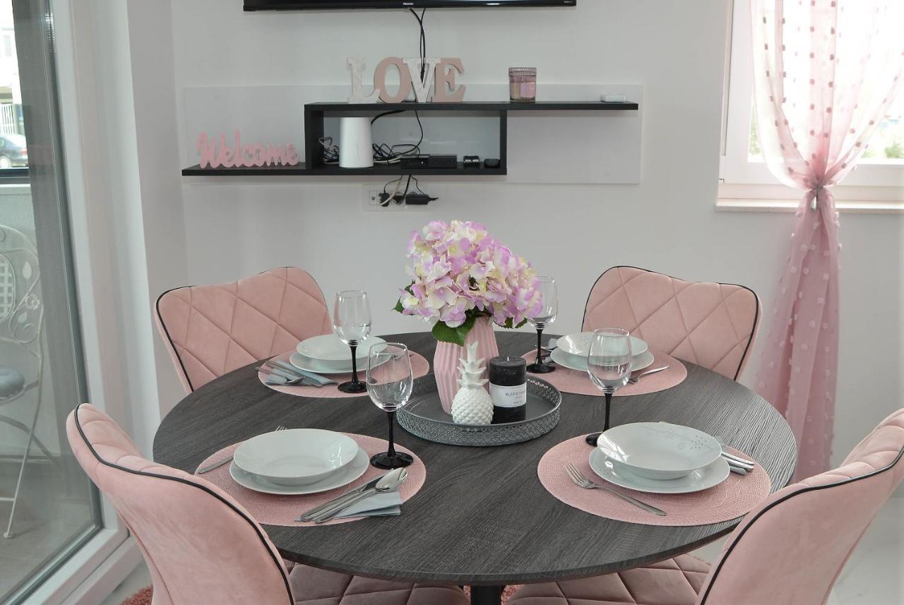 Apartment Laura ซาดาร์ ภายนอก รูปภาพ