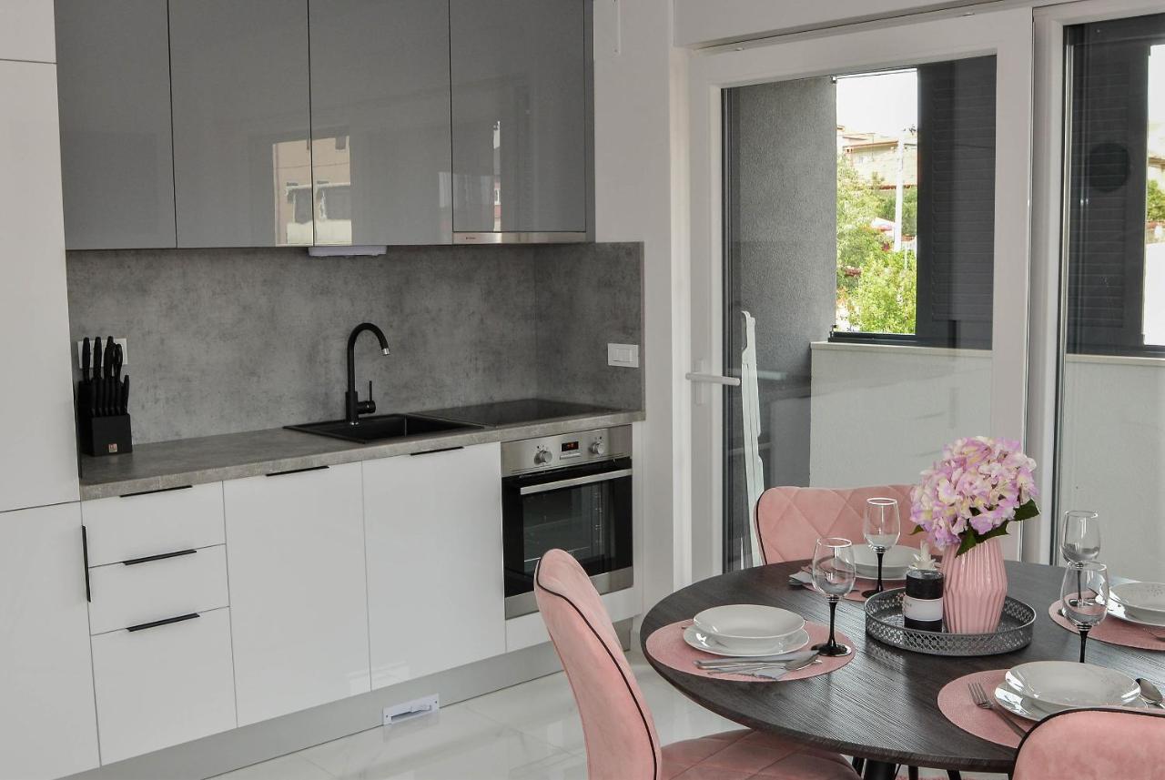 Apartment Laura ซาดาร์ ภายนอก รูปภาพ